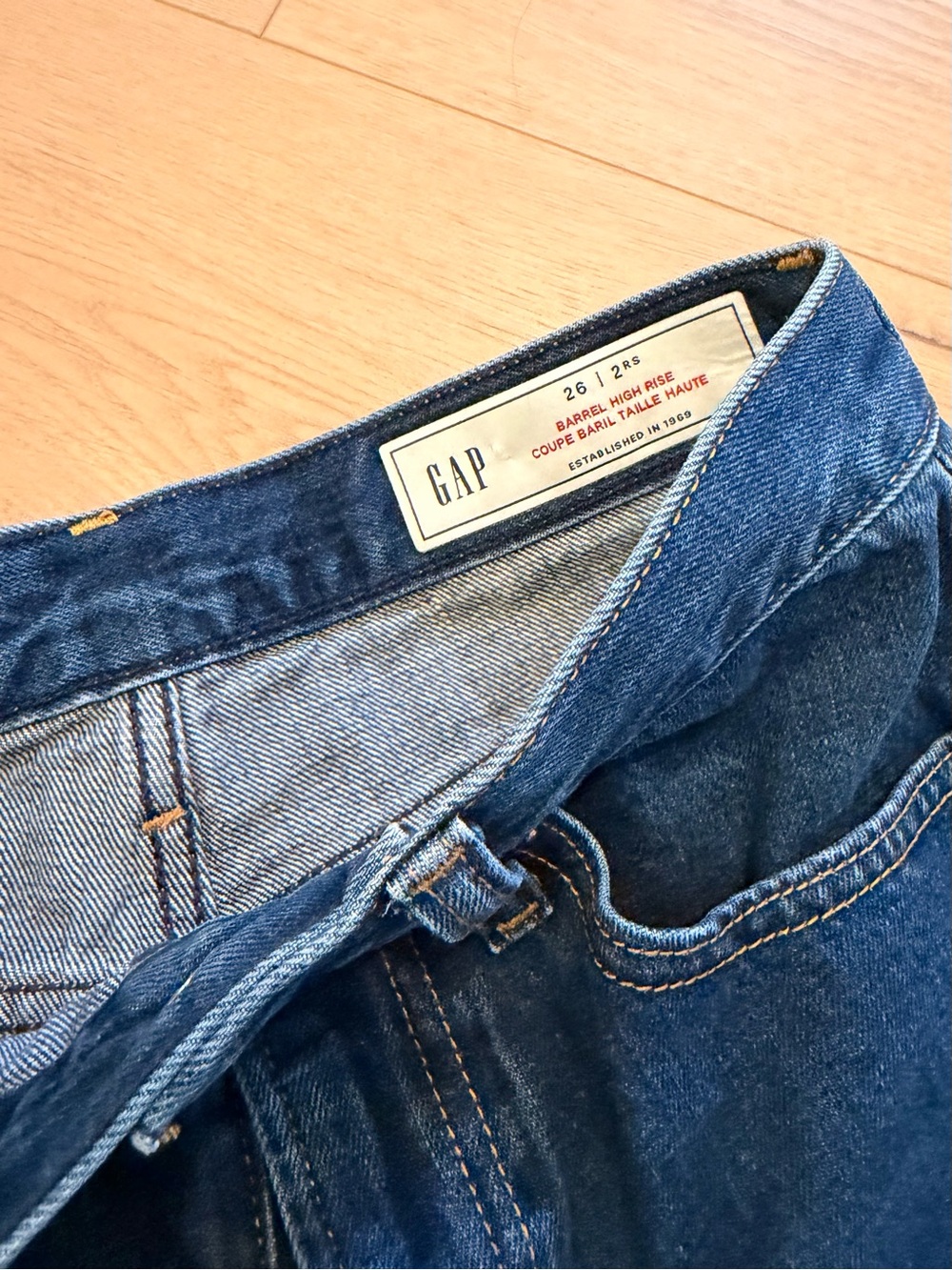 GAP High Rise Barrel Jeans | Dark Rinse - Picture 9 of 9